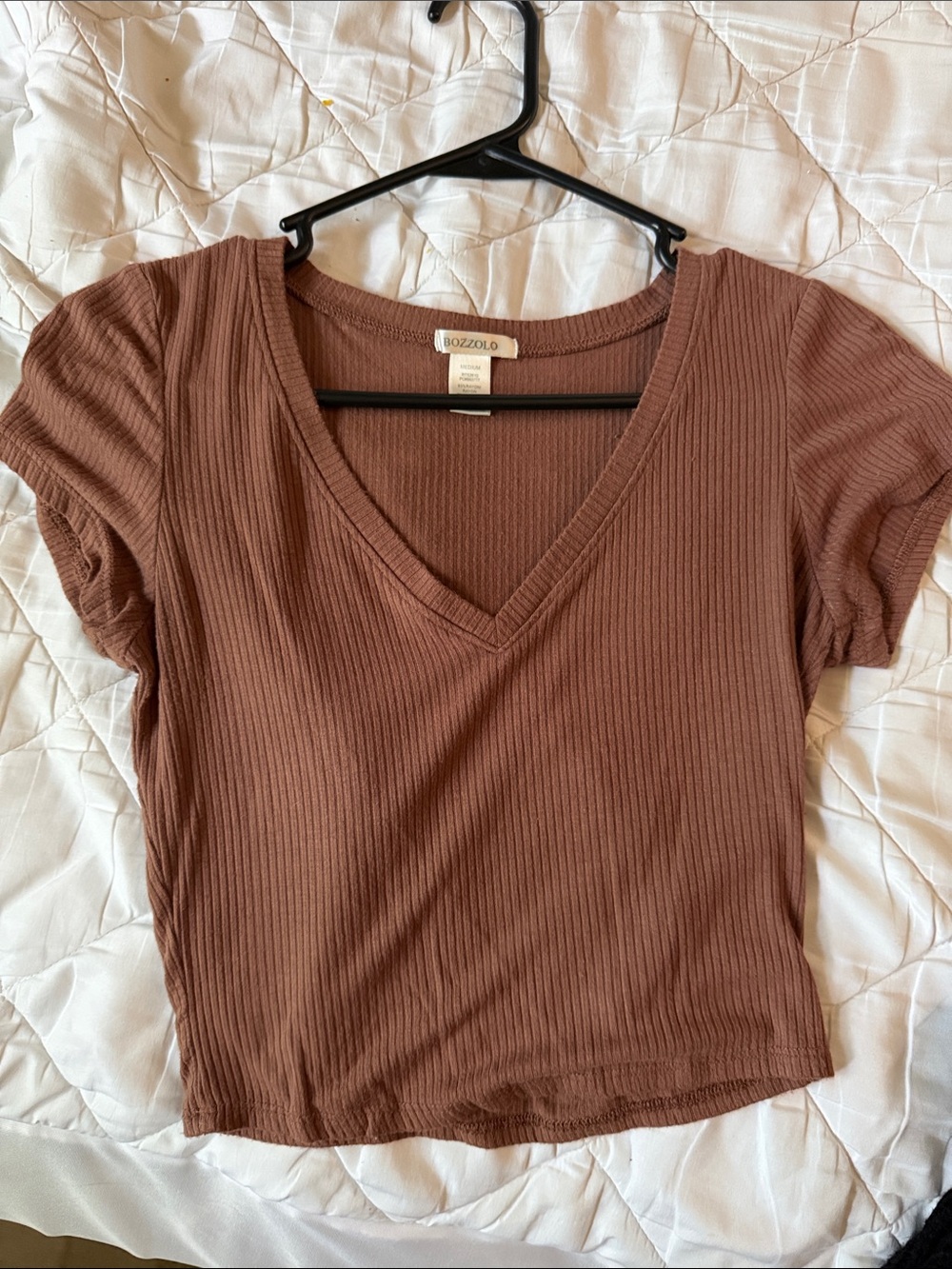 Bozzolo Ribbed V-Neck Crop Top in Warm Brown